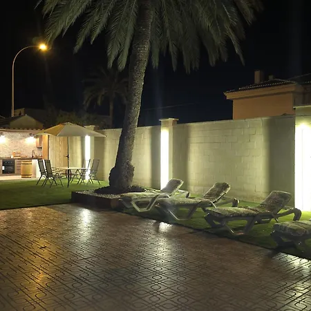Flores Villa